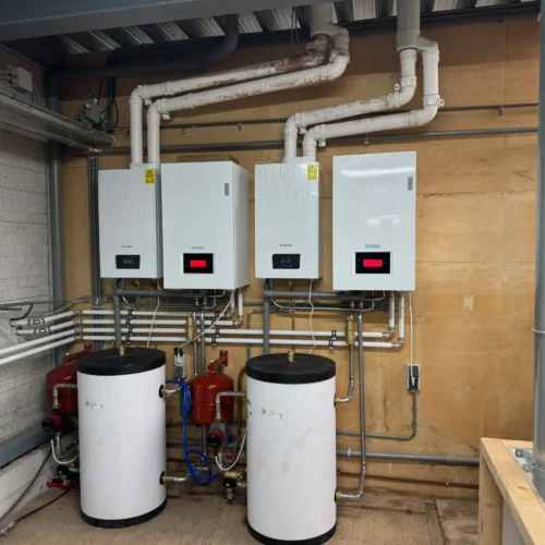 warmtepomp-installatie-technische-ruimte-boilers-kroflar Remeha warmtepompen