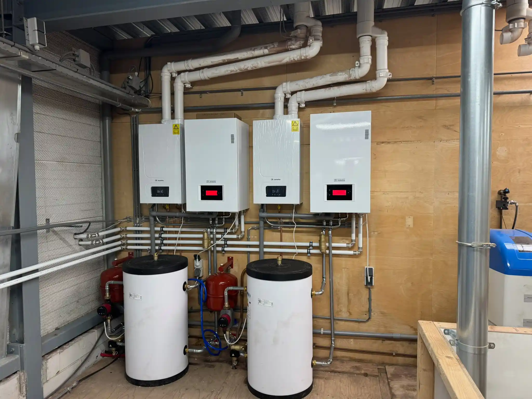 warmtepomp-installatie-technische-ruimte-boilers-kroflar Warmtepompen kopen